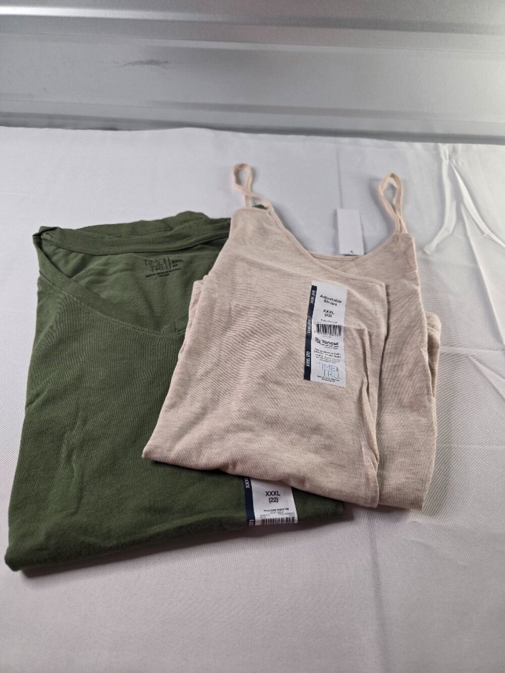 Women’s Plus Size XXXL (22) Basics Bundle Time and Tru Green Tee Beige Tank Top